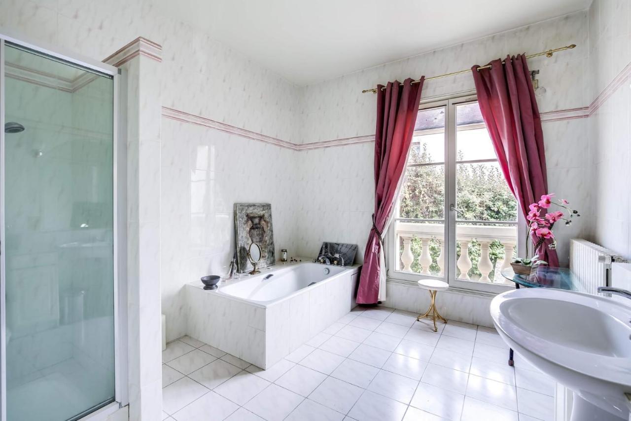 Bed and Breakfast La Demeure D'Iris Буживаль Экстерьер фото